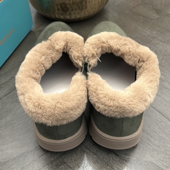 Bzees Women's Genie Slip On - Picture 8 of 12